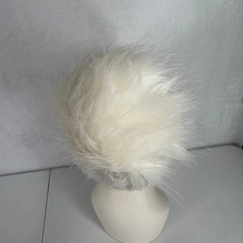 The North Face Kids OS Beanie Cable Knit Faux Fur Pom Pom Cream Hat NF0A7WFL